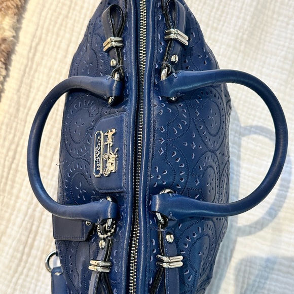 Coach - Picture 7 of 12